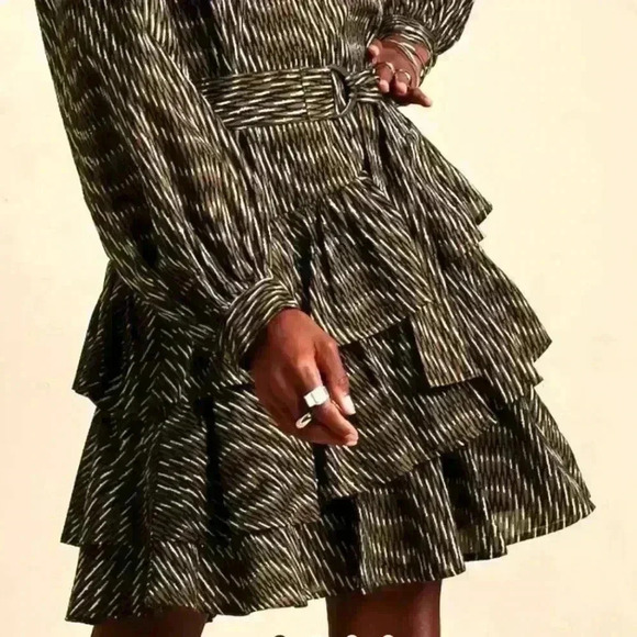 Banana Republic Tier Dress - Picture 2 of 9